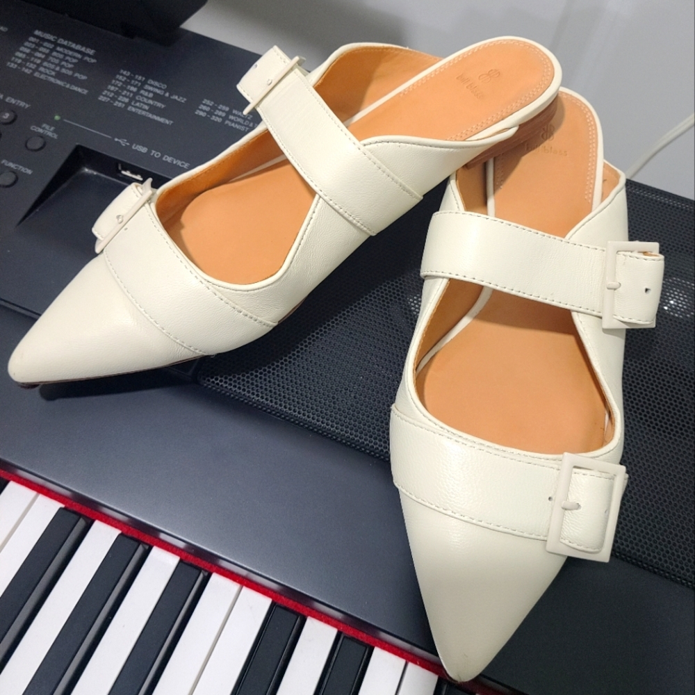 Sweet Bill Blass Leather Slip Ons Size 7.5
